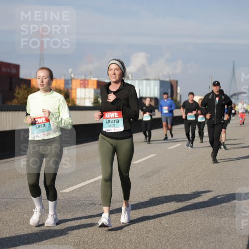 03.10.2025 - Köhlbrandbrückenlauf Jannik Wohlers http://msf.ph/oto/9087192 03.10.2025 10:08:13 Position 3 3102, 3105 meine-sportfotos.de