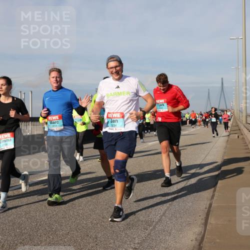 03.10.2025 - Köhlbrandbrückenlauf Lena Gebhardt http://msf.ph/oto/9087198 03.10.2025 10:06:16 Position 2 2166, 1814, 3234 meine-sportfotos.de