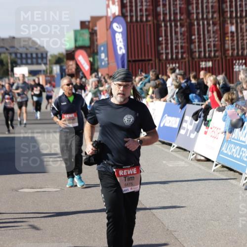 03.10.2025 - Köhlbrandbrückenlauf Jannik Wohlers http://msf.ph/oto/9087245 03.10.2025 13:19:02 Ziel 4556, 4630, 4676, 4756, 4876, 4889, 5027, 5304, 5449, 5974, 6088, 6117, 6127, 6267, 6475, 6573, 6795 meine-sportfotos.de