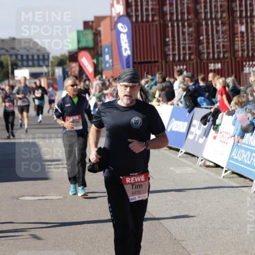 03.10.2025 - Köhlbrandbrückenlauf Jannik Wohlers http://msf.ph/oto/9087256 03.10.2025 13:19:02 Ziel 4556, 4630, 4676, 4756, 4876, 4889, 5027, 5304, 5449, 5974, 6088, 6117, 6127, 6267, 6475, 6573, 6795 meine-sportfotos.de