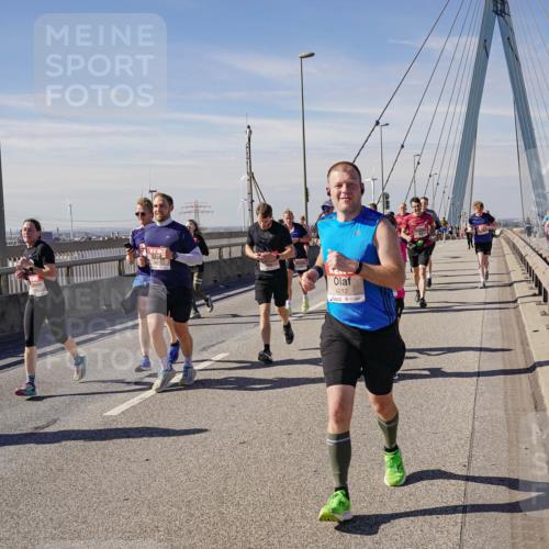 03.10.2025 - Köhlbrandbrückenlauf Michael Burmester http://msf.ph/oto/9087282 03.10.2025 12:44:02 Position 2 4212 meine-sportfotos.de