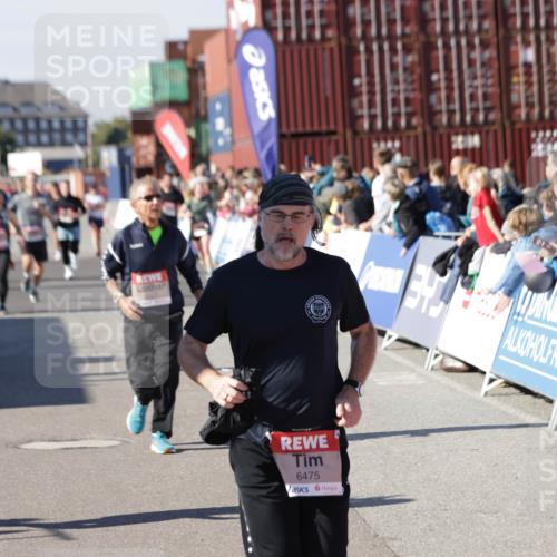 03.10.2025 - Köhlbrandbrückenlauf Jannik Wohlers http://msf.ph/oto/9087301 03.10.2025 13:19:03 Ziel 4556, 4630, 4631, 4676, 4816, 4876, 4889, 5027, 5304, 5449, 5974, 6088, 6117, 6127, 6267, 6475, 6573, 6795 meine-sportfotos.de