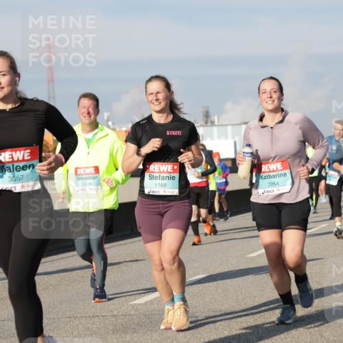 03.10.2025 - Köhlbrandbrückenlauf Jannik Wohlers http://msf.ph/oto/9087328 03.10.2025 09:57:39 Position 3 3057, 1220, 1169, 2054 meine-sportfotos.de