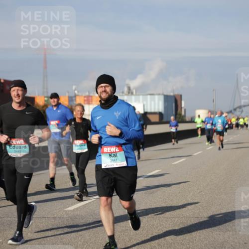 03.10.2025 - Köhlbrandbrückenlauf Jannik Wohlers http://msf.ph/oto/9087330 03.10.2025 10:08:18 Position 3 3443, 3441 meine-sportfotos.de