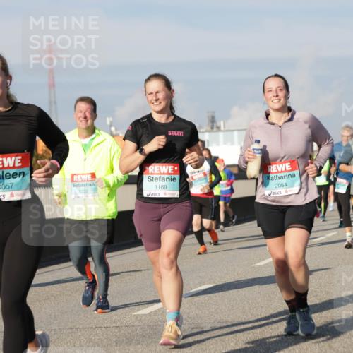 03.10.2025 - Köhlbrandbrückenlauf Jannik Wohlers http://msf.ph/oto/9087335 03.10.2025 09:57:39 Position 3 3057, 1220, 1169, 2054, 2687 meine-sportfotos.de