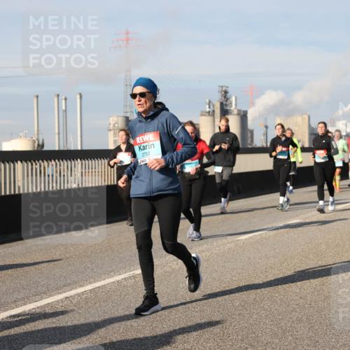 03.10.2025 - Köhlbrandbrückenlauf Lena Gebhardt http://msf.ph/oto/9087340 03.10.2025 10:06:19 Position 2 2752 meine-sportfotos.de