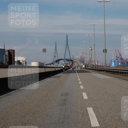 03.10.2025 - Köhlbrandbrückenlauf Fabian Wolf http://msf.ph/oto/9087351 03.10.2025 10:22:34 Position 3 3 meine-sportfotos.de