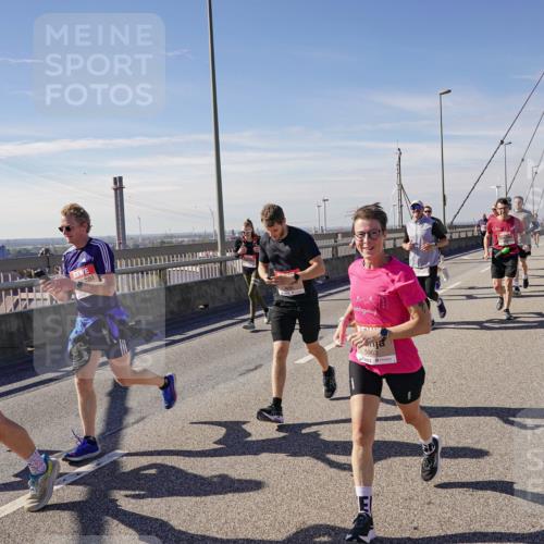 03.10.2025 - Köhlbrandbrückenlauf Michael Burmester http://msf.ph/oto/9087360 03.10.2025 12:44:04 Position 2 5963 meine-sportfotos.de