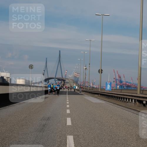 03.10.2025 - Köhlbrandbrückenlauf Fabian Wolf http://msf.ph/oto/9087364 03.10.2025 10:23:01 Position 3 3 meine-sportfotos.de