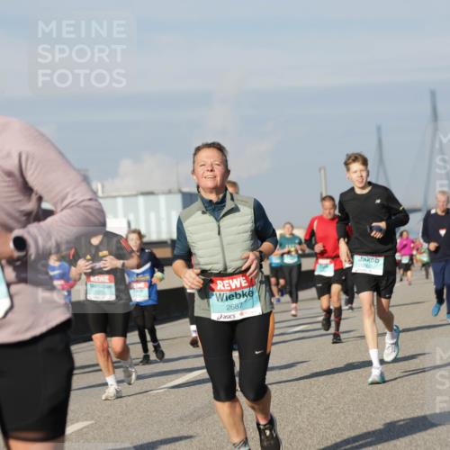 03.10.2025 - Köhlbrandbrückenlauf Jannik Wohlers http://msf.ph/oto/9087374 03.10.2025 09:57:40 Position 3 2054, 1272, 2687, 1933 meine-sportfotos.de