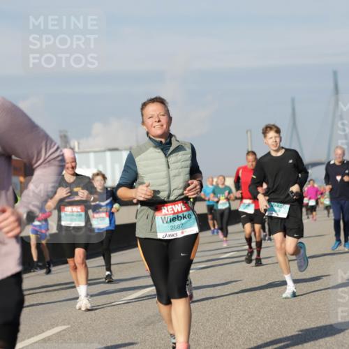 03.10.2025 - Köhlbrandbrückenlauf Jannik Wohlers http://msf.ph/oto/9087389 03.10.2025 09:57:41 Position 3 2054, 2687 meine-sportfotos.de