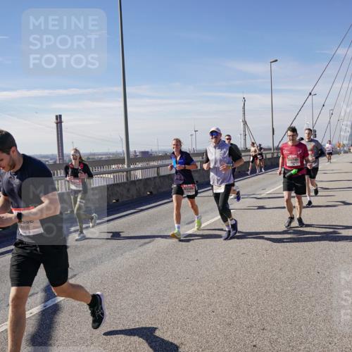 03.10.2025 - Köhlbrandbrückenlauf Michael Burmester http://msf.ph/oto/9087390 03.10.2025 12:44:05 Position 2 304, 4836 meine-sportfotos.de