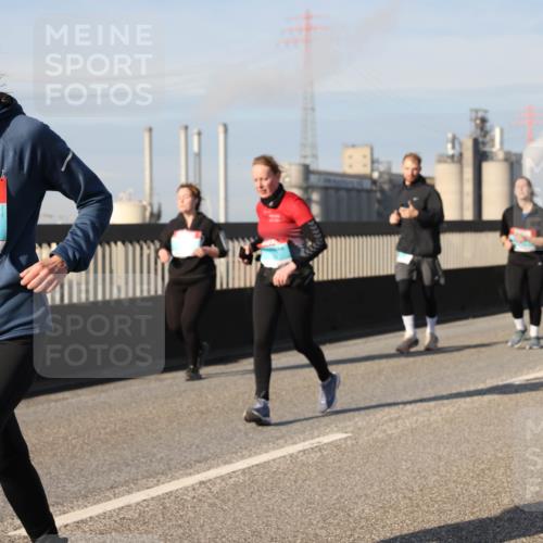 03.10.2025 - Köhlbrandbrückenlauf Lena Gebhardt http://msf.ph/oto/9087397 03.10.2025 10:06:20 Position 2 2752 meine-sportfotos.de
