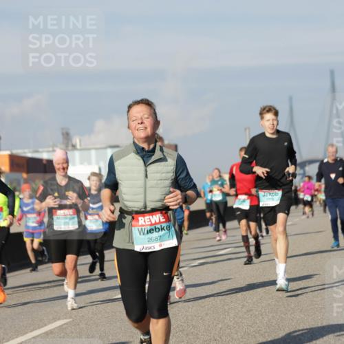 03.10.2025 - Köhlbrandbrückenlauf Jannik Wohlers http://msf.ph/oto/9087401 03.10.2025 09:57:41 Position 3 2687, 1933 meine-sportfotos.de