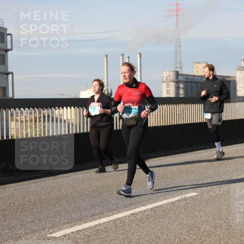 03.10.2025 - Köhlbrandbrückenlauf Lena Gebhardt http://msf.ph/oto/9087405 03.10.2025 10:06:20 Position 2  meine-sportfotos.de