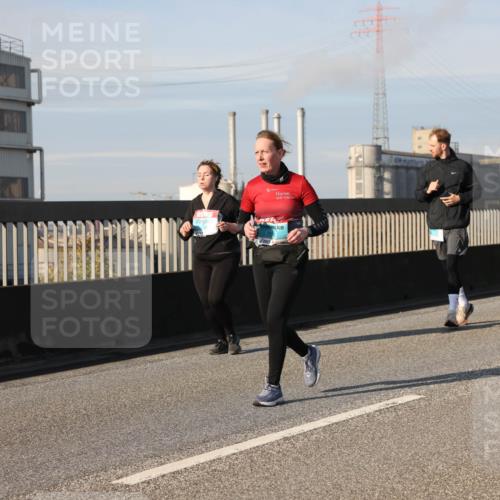 03.10.2025 - Köhlbrandbrückenlauf Lena Gebhardt http://msf.ph/oto/9087410 03.10.2025 10:06:20 Position 2  meine-sportfotos.de