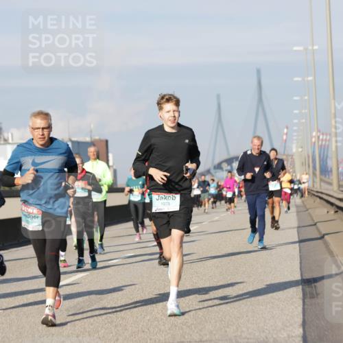 03.10.2025 - Köhlbrandbrückenlauf Jannik Wohlers http://msf.ph/oto/9087416 03.10.2025 09:57:42 Position 3 1933 meine-sportfotos.de