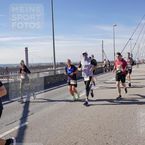 03.10.2025 - Köhlbrandbrückenlauf Michael Burmester http://msf.ph/oto/9087421 03.10.2025 12:44:05 Position 2 4836 meine-sportfotos.de