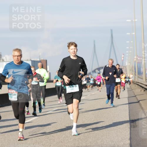 03.10.2025 - Köhlbrandbrückenlauf Jannik Wohlers http://msf.ph/oto/9087423 03.10.2025 09:57:42 Position 3 685, 1933 meine-sportfotos.de