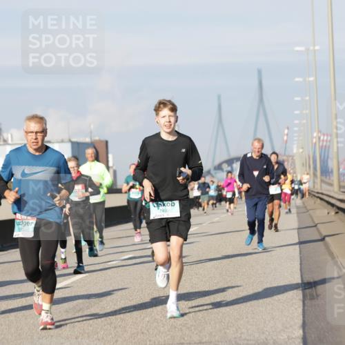 03.10.2025 - Köhlbrandbrückenlauf Jannik Wohlers http://msf.ph/oto/9087428 03.10.2025 09:57:42 Position 3 1933 meine-sportfotos.de