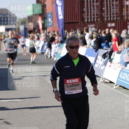 03.10.2025 - Köhlbrandbrückenlauf Jannik Wohlers http://msf.ph/oto/9087430 03.10.2025 13:19:05 Ziel 4143, 4630, 4631, 4632, 4676, 4816, 4876, 4889, 5027, 5304, 5449, 5858, 5974, 6088, 6117, 6127, 6267, 6475, 6573, 6795 meine-sportfotos.de