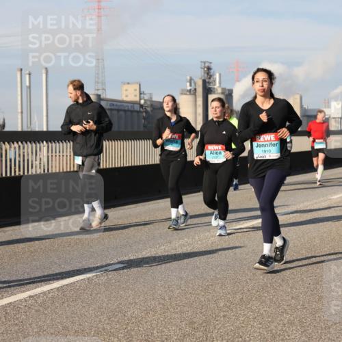 03.10.2025 - Köhlbrandbrückenlauf Lena Gebhardt http://msf.ph/oto/9087442 03.10.2025 10:06:21 Position 2 2237, 1910 meine-sportfotos.de