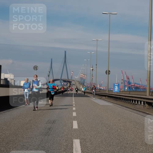 03.10.2025 - Köhlbrandbrückenlauf Fabian Wolf http://msf.ph/oto/9087446 03.10.2025 10:23:17 Position 3 3 meine-sportfotos.de