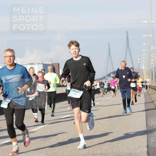 03.10.2025 - Köhlbrandbrückenlauf Jannik Wohlers http://msf.ph/oto/9087473 03.10.2025 09:57:42 Position 3 272, 1933 meine-sportfotos.de