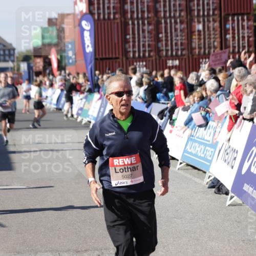 03.10.2025 - Köhlbrandbrückenlauf Jannik Wohlers http://msf.ph/oto/9087486 03.10.2025 13:19:05 Ziel 4143, 4630, 4631, 4632, 4676, 4816, 4876, 4889, 5027, 5304, 5449, 5858, 5974, 6088, 6117, 6127, 6267, 6475, 6573, 6795 meine-sportfotos.de