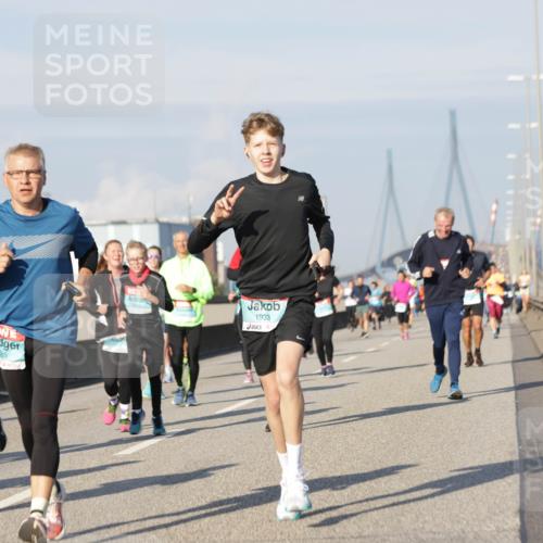 03.10.2025 - Köhlbrandbrückenlauf Jannik Wohlers http://msf.ph/oto/9087490 03.10.2025 09:57:42 Position 3 685, 1933 meine-sportfotos.de