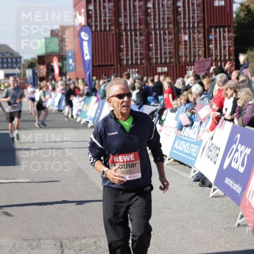 03.10.2025 - Köhlbrandbrückenlauf Jannik Wohlers http://msf.ph/oto/9087510 03.10.2025 13:19:05 Ziel 4143, 4630, 4631, 4632, 4676, 4816, 4876, 4889, 5027, 5304, 5449, 5858, 5974, 6088, 6117, 6127, 6267, 6475, 6573, 6795 meine-sportfotos.de