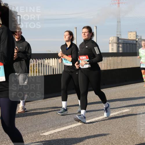 03.10.2025 - Köhlbrandbrückenlauf Lena Gebhardt http://msf.ph/oto/9087520 03.10.2025 10:06:23 Position 2 1910, 2162 meine-sportfotos.de
