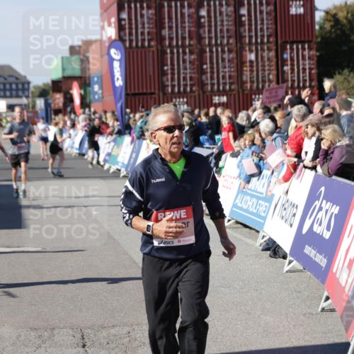 03.10.2025 - Köhlbrandbrückenlauf Jannik Wohlers http://msf.ph/oto/9087522 03.10.2025 13:19:05 Ziel 4143, 4630, 4631, 4632, 4676, 4816, 4876, 4889, 5027, 5304, 5449, 5858, 5974, 6088, 6117, 6127, 6267, 6475, 6573, 6795 meine-sportfotos.de
