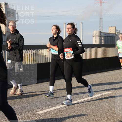 03.10.2025 - Köhlbrandbrückenlauf Lena Gebhardt http://msf.ph/oto/9087527 03.10.2025 10:06:23 Position 2 1910, 2162 meine-sportfotos.de