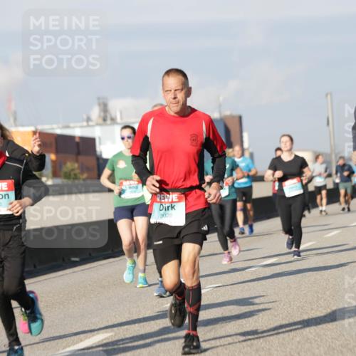 03.10.2025 - Köhlbrandbrückenlauf Jannik Wohlers http://msf.ph/oto/9087530 03.10.2025 09:57:45 Position 3 3648, 3028, 47 meine-sportfotos.de