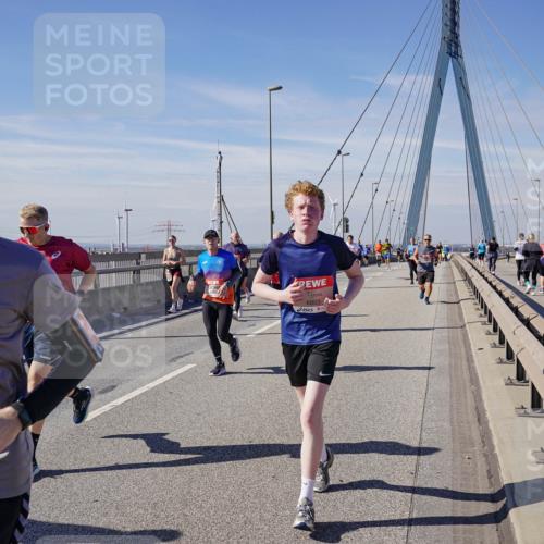 03.10.2025 - Köhlbrandbrückenlauf Michael Burmester http://msf.ph/oto/9087535 03.10.2025 12:44:07 Position 2 5096, 6803 meine-sportfotos.de
