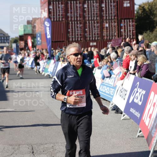 03.10.2025 - Köhlbrandbrückenlauf Jannik Wohlers http://msf.ph/oto/9087543 03.10.2025 13:19:05 Ziel 4143, 4630, 4631, 4632, 4676, 4816, 4876, 4889, 5027, 5304, 5449, 5858, 5974, 6088, 6117, 6127, 6267, 6475, 6573, 6795 meine-sportfotos.de