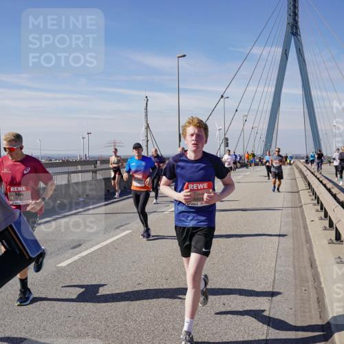 03.10.2025 - Köhlbrandbrückenlauf Michael Burmester http://msf.ph/oto/9087551 03.10.2025 12:44:07 Position 2 096, 6803 meine-sportfotos.de