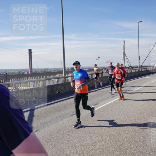 03.10.2025 - Köhlbrandbrückenlauf Michael Burmester http://msf.ph/oto/9087560 03.10.2025 12:44:09 Position 2  meine-sportfotos.de