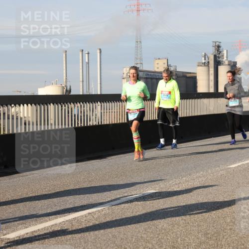 03.10.2025 - Köhlbrandbrückenlauf Lena Gebhardt http://msf.ph/oto/9087566 03.10.2025 10:06:24 Position 2  meine-sportfotos.de