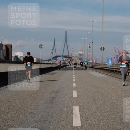 03.10.2025 - Köhlbrandbrückenlauf Fabian Wolf http://msf.ph/oto/9087608 03.10.2025 10:23:33 Position 3 3 meine-sportfotos.de