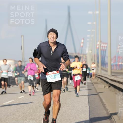 03.10.2025 - Köhlbrandbrückenlauf Jannik Wohlers http://msf.ph/oto/9087617 03.10.2025 09:57:49 Position 3 3750 meine-sportfotos.de