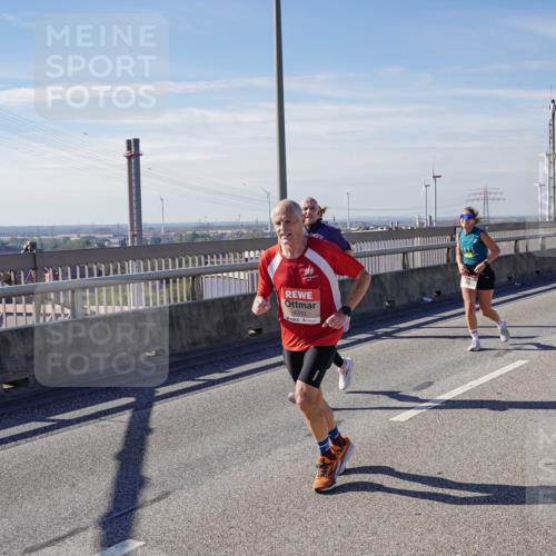 03.10.2025 - Köhlbrandbrückenlauf Michael Burmester http://msf.ph/oto/9087620 03.10.2025 12:44:10 Position 2 4310 meine-sportfotos.de