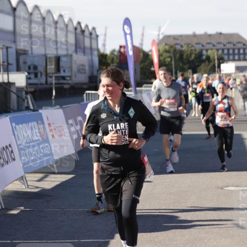 03.10.2025 - Köhlbrandbrückenlauf Jannik Wohlers http://msf.ph/oto/9087622 03.10.2025 13:19:06 Ziel 4143, 4630, 4631, 4632, 4676, 4816, 4876, 4889, 5027, 5304, 5449, 5858, 5974, 6088, 6117, 6127, 6267, 6475, 6573 meine-sportfotos.de