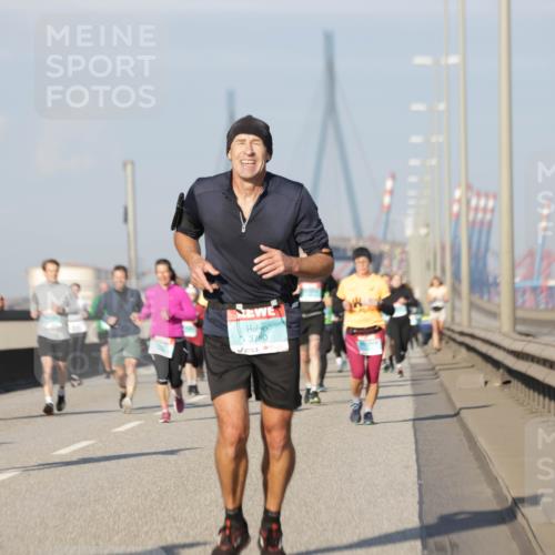 03.10.2025 - Köhlbrandbrückenlauf Jannik Wohlers http://msf.ph/oto/9087632 03.10.2025 09:57:49 Position 3 3750 meine-sportfotos.de