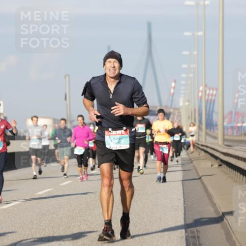 03.10.2025 - Köhlbrandbrückenlauf Jannik Wohlers http://msf.ph/oto/9087636 03.10.2025 09:57:49 Position 3 3750 meine-sportfotos.de