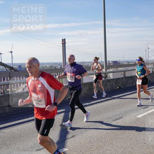 03.10.2025 - Köhlbrandbrückenlauf Michael Burmester http://msf.ph/oto/9087637 03.10.2025 12:44:11 Position 2 4310 meine-sportfotos.de