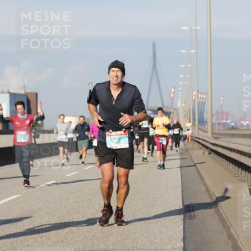 03.10.2025 - Köhlbrandbrückenlauf Jannik Wohlers http://msf.ph/oto/9087670 03.10.2025 09:57:50 Position 3 3750 meine-sportfotos.de