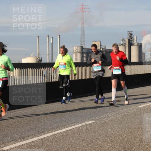 03.10.2025 - Köhlbrandbrückenlauf Lena Gebhardt http://msf.ph/oto/9087675 03.10.2025 10:06:25 Position 2 1775, 44 meine-sportfotos.de
