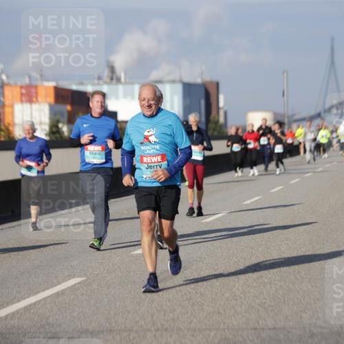 03.10.2025 - Köhlbrandbrückenlauf Jannik Wohlers http://msf.ph/oto/9087679 03.10.2025 10:08:26 Position 3 34 meine-sportfotos.de